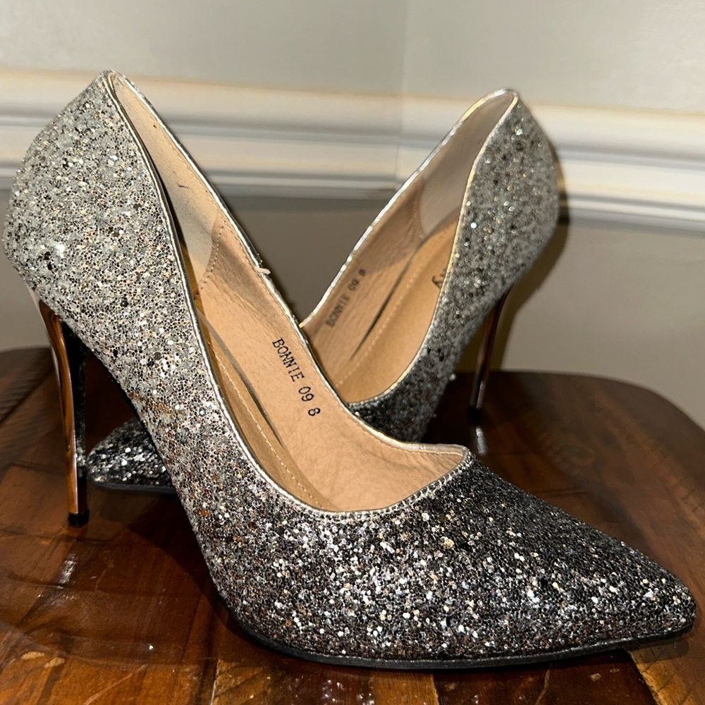 Mila Lady Sparkling Silver and Gray Glitter Heels Size 8